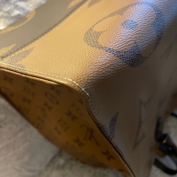 Authentic Louis Vuitton OnTheGo Reverse Canvas
Monogram GM - Picture 16 of 17